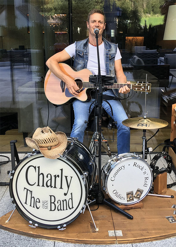 Tun, was man am liebsten tut. Karl Stauder alias „Charly The One Man Band“ im Gespräch