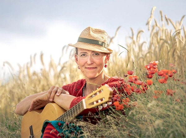 Martina Schwarzmann auf Tour durch Südtirol